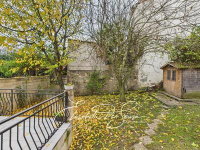 Maison - 210 m² - 8 pièces