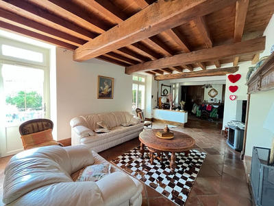 Maison - 260 m² - 7 pièces