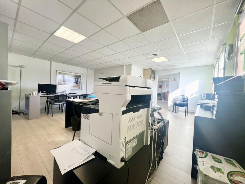 Bureau - 73 m² - 2 pièces