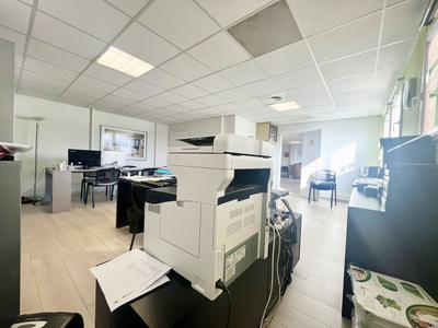 Bureau - 73 m² - 2 pièces