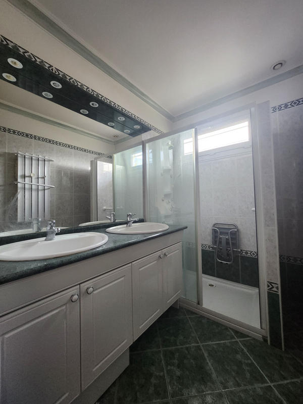 Maison - 170 m² - 6 pièces