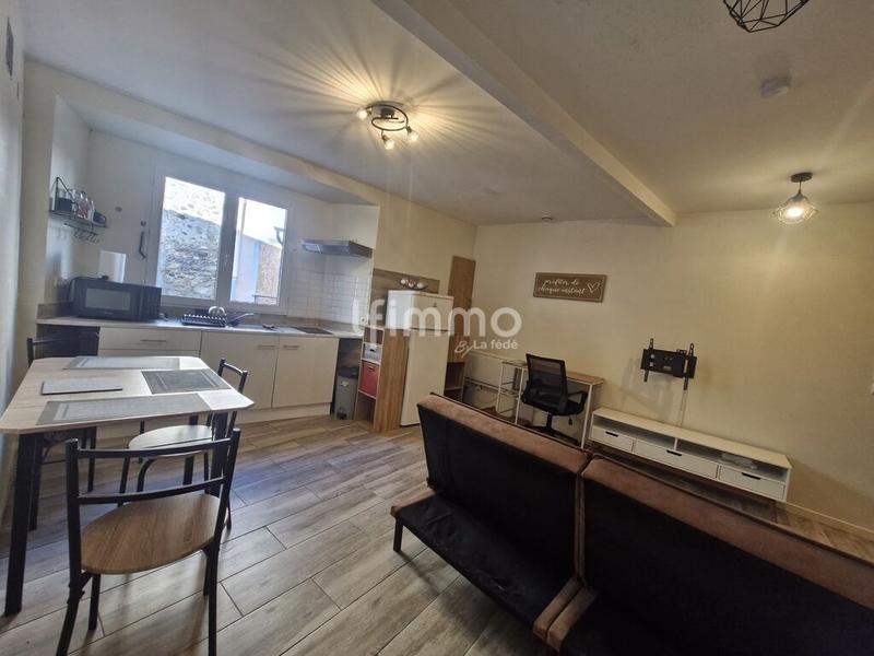 Immeuble - 104 m² - 6 pièces