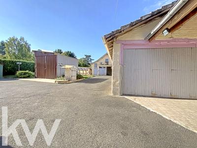 Viager - Maison - 233 m² - 10 pièces