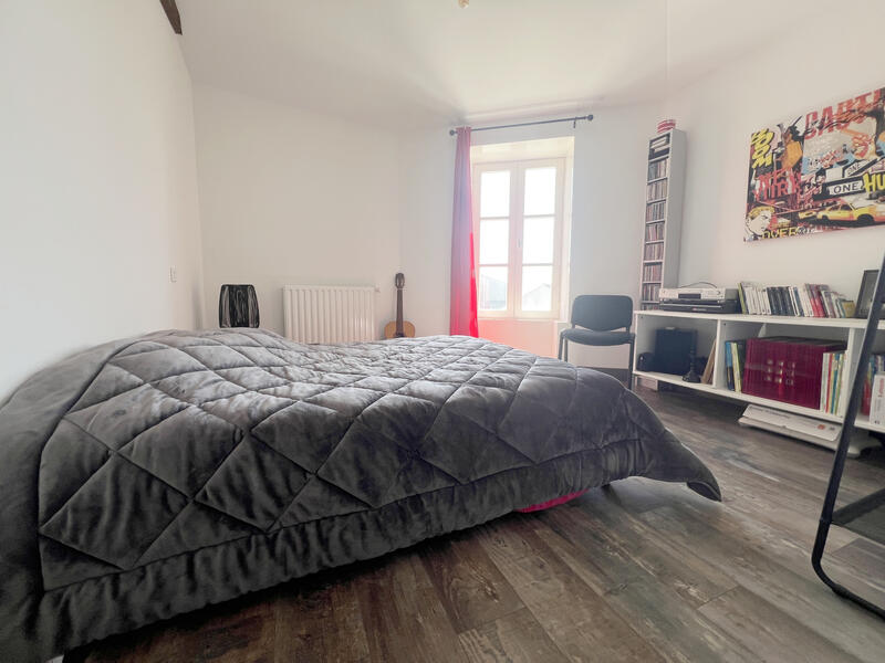 Maison de village - 330 m² - 10 pièces