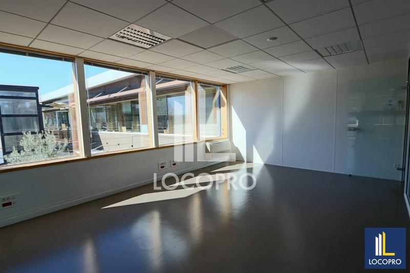 Bureau - 1 068 m²
