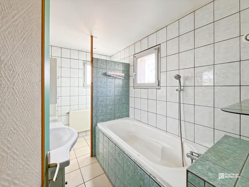 Maison - 180 m² - 7 pièces