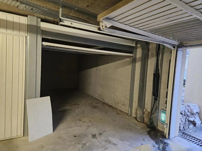 Parking / Garage - 17 m²
