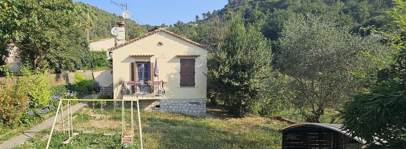 Maison - 560 m² - 3 pièces