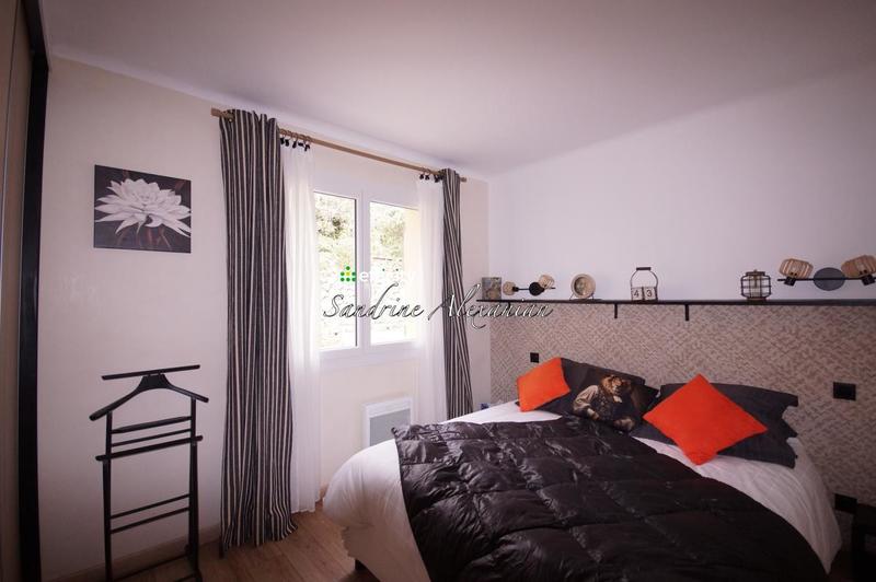 Maison - 200 m² - 6 pièces