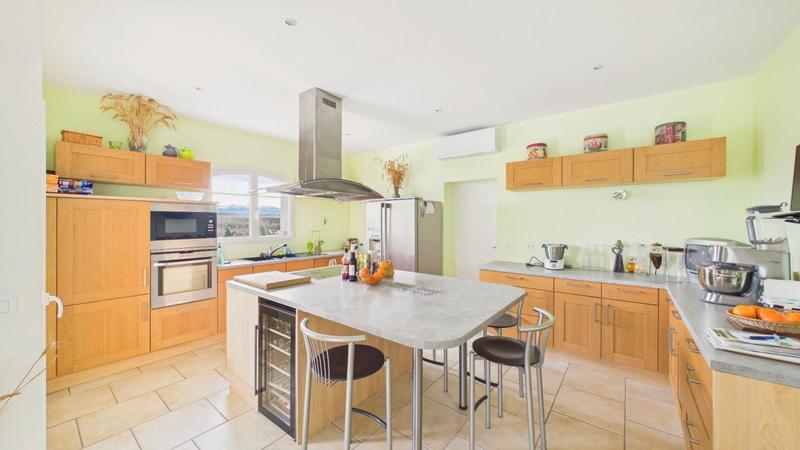 Maison - 191 m² - 6 pièces