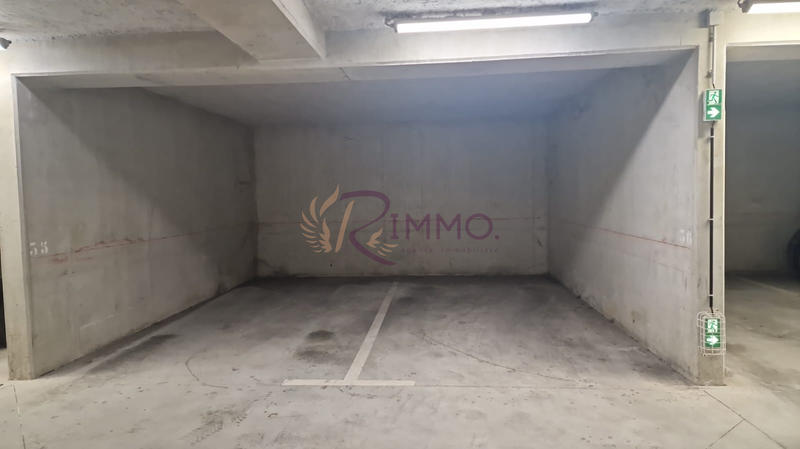 Parking / Garage - 12 m²