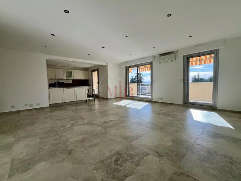 Appartement - 90 m² - 3 pièces