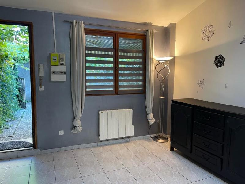 Studio - 28 m² - 1 pièce