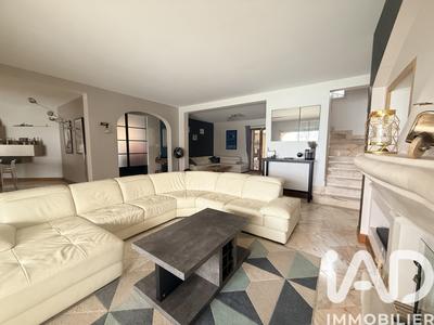 Maison de maîtres - 360 m² - 8 pièces