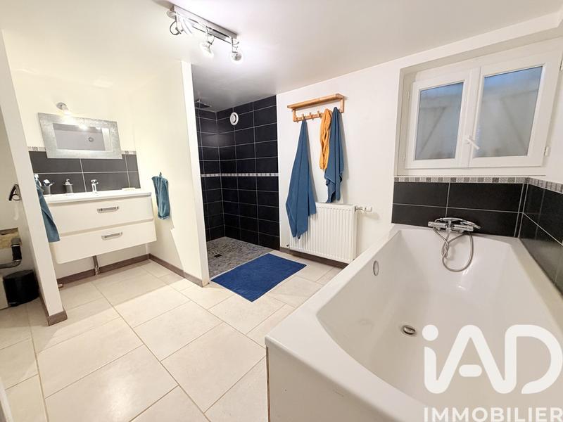 Maison - 150 m² - 8 pièces