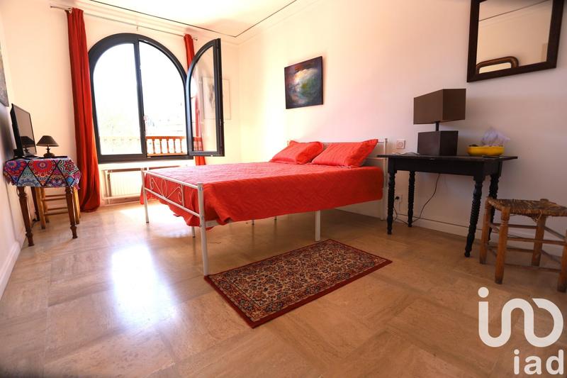 Maison - 219 m² - 8 pièces