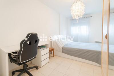 Appartement - 82 m² - 4 pièces