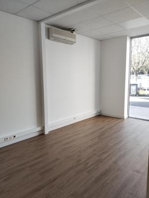 Bureau - 84 m² - 4 pièces
