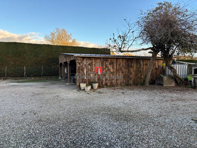 Maison - 220 m² - 11 pièces