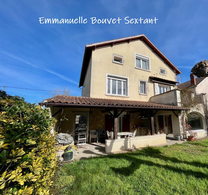 Maison - 209 m² - 9 pièces