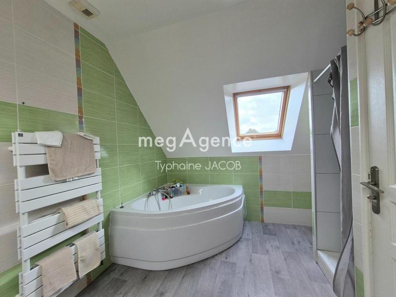 Maison - 210 m² - 10 pièces