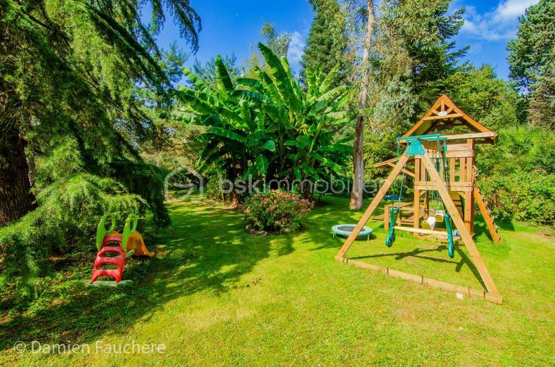 Demeure - 320 m² - 10 pièces