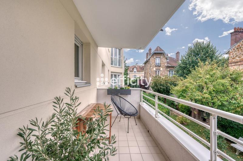 Appartement - 90 m² - 4 pièces