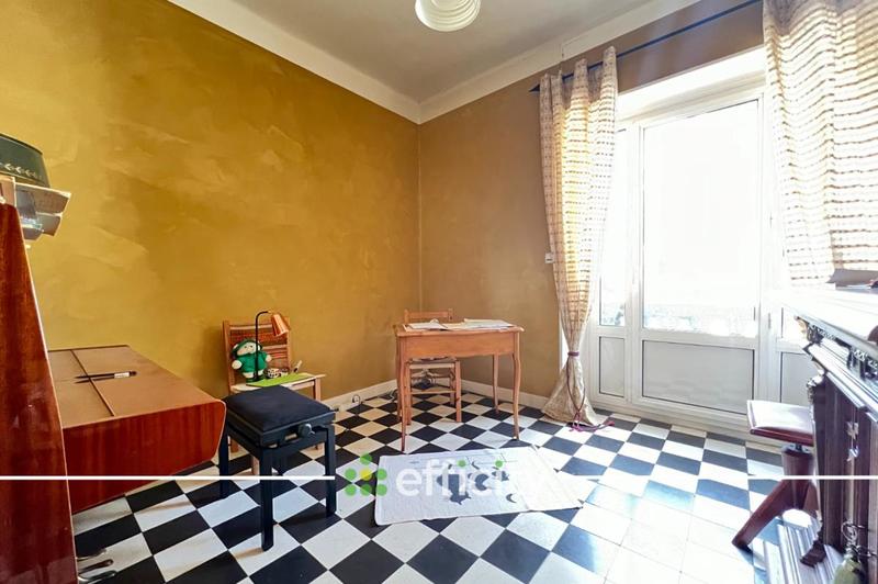 Demeure - 188 m² - 8 pièces