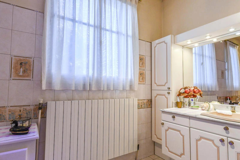 Maison - 166 m² - 7 pièces