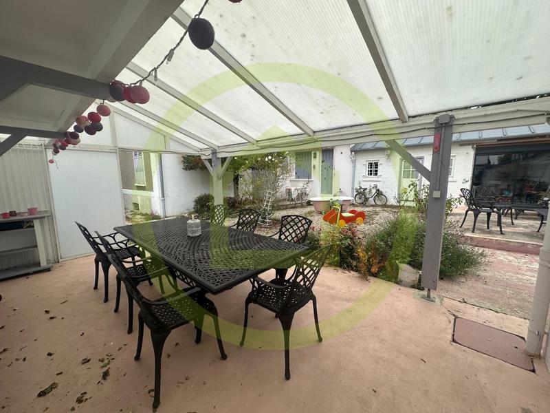 Maison - 183 m² - 7 pièces