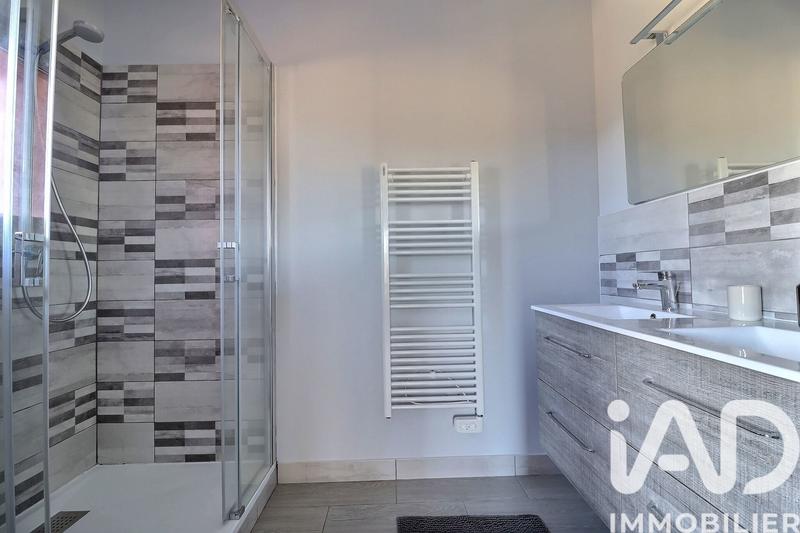 Maison - 305 m² - 10 pièces