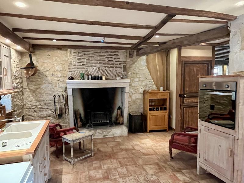 Maison - 209 m² - 9 pièces