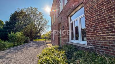 Maison - 245 m² - 9 pièces