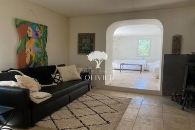 Propriété - 270 m² - 7 pièces