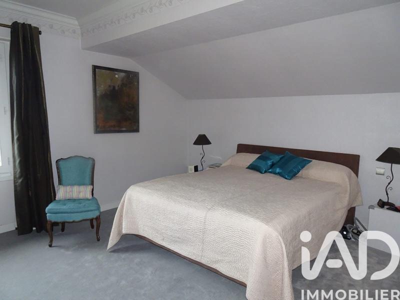 Maison - 205 m² - 8 pièces