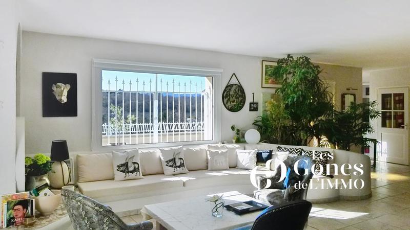 Maison - 209 m² - 6 pièces