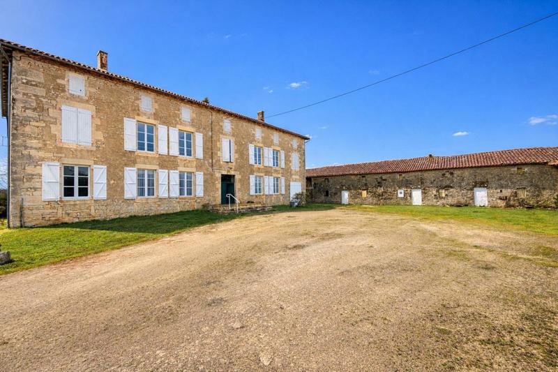 Maison de maîtres - 431 m² - 11 pièces