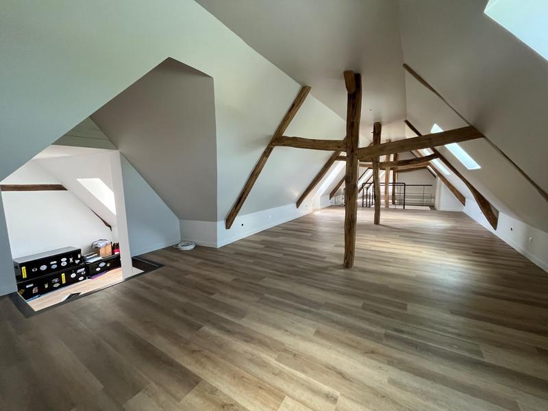 Maison - 280 m² - 8 pièces