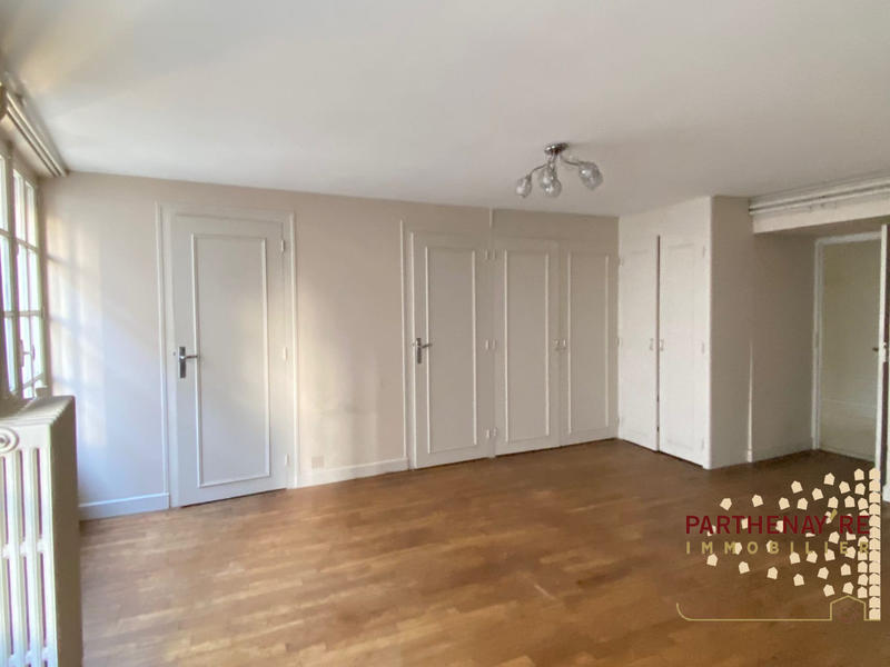 Maison - 220 m² - 8 pièces