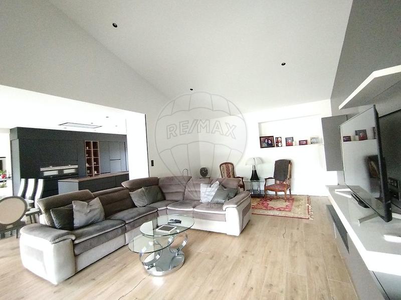 Maison - 178 m² - 6 pièces