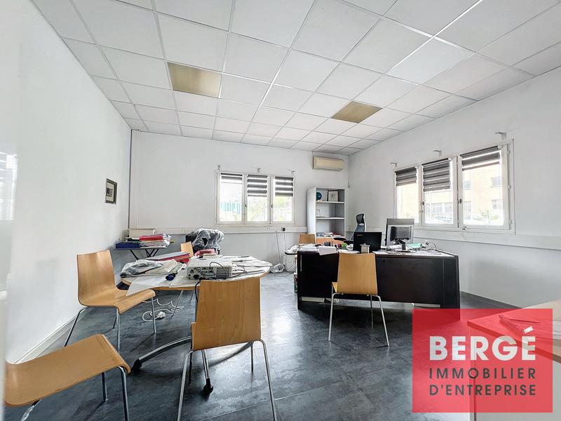 Entrepôt - 1 800 m²