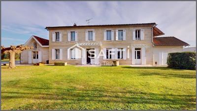 Maison - 236 m² - 7 pièces