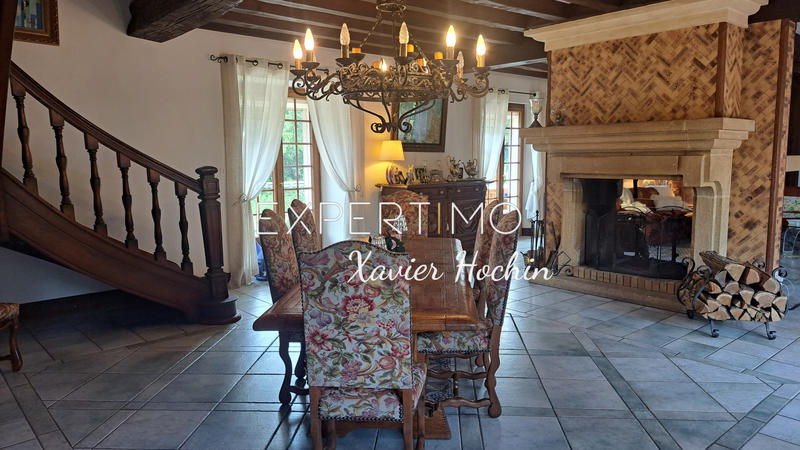Maison - 277 m² - 7 pièces