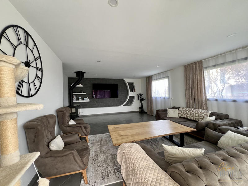 Maison - 183 m² - 7 pièces