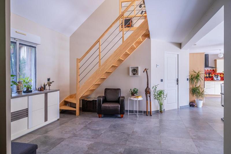 Maison traditionnelle - 153 m² - 6 pièces