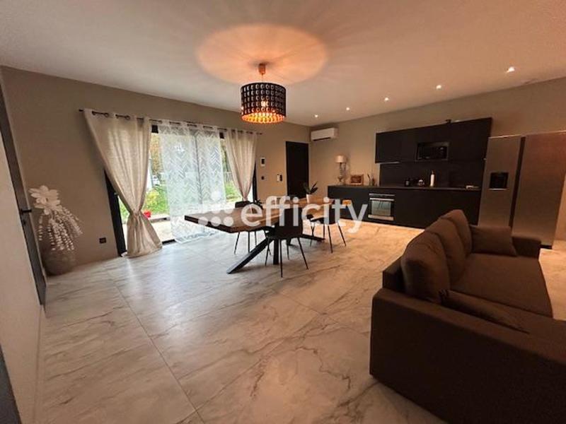 Maison - 290 m² - 10 pièces