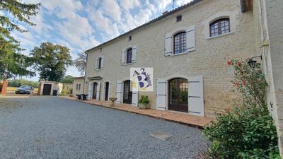 Maison - 221 m² - 9 pièces