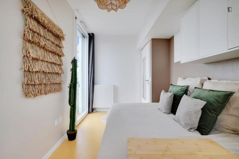 Chambre - 9 m² - 4 pièces