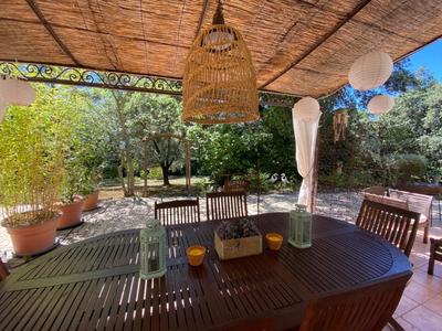 Maison - 275 m² - 10 pièces