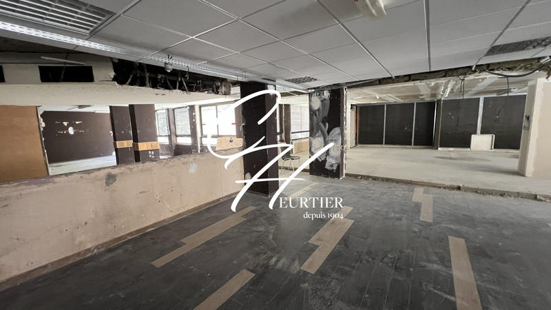Local commercial - 317 m²